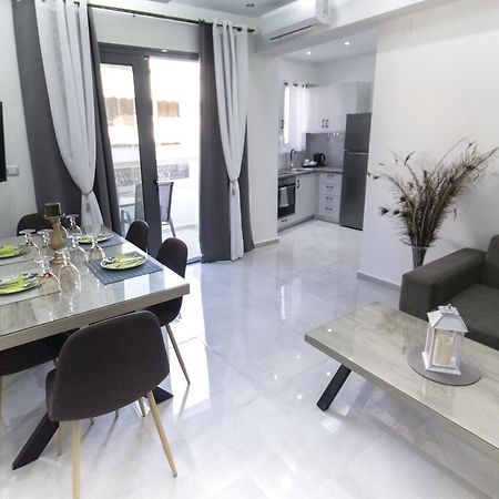 Nick And Helen Apartment Perivolia  Exterior foto